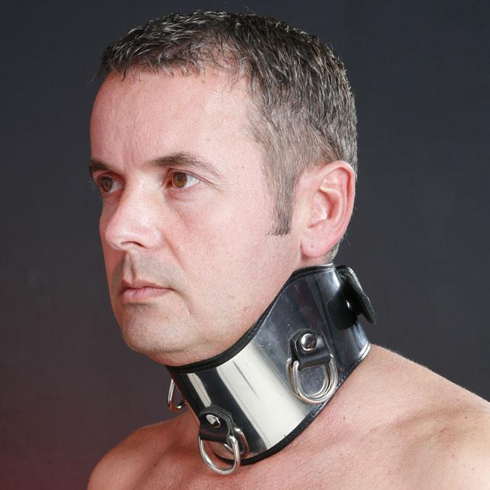 High leather collar with stainless steel at